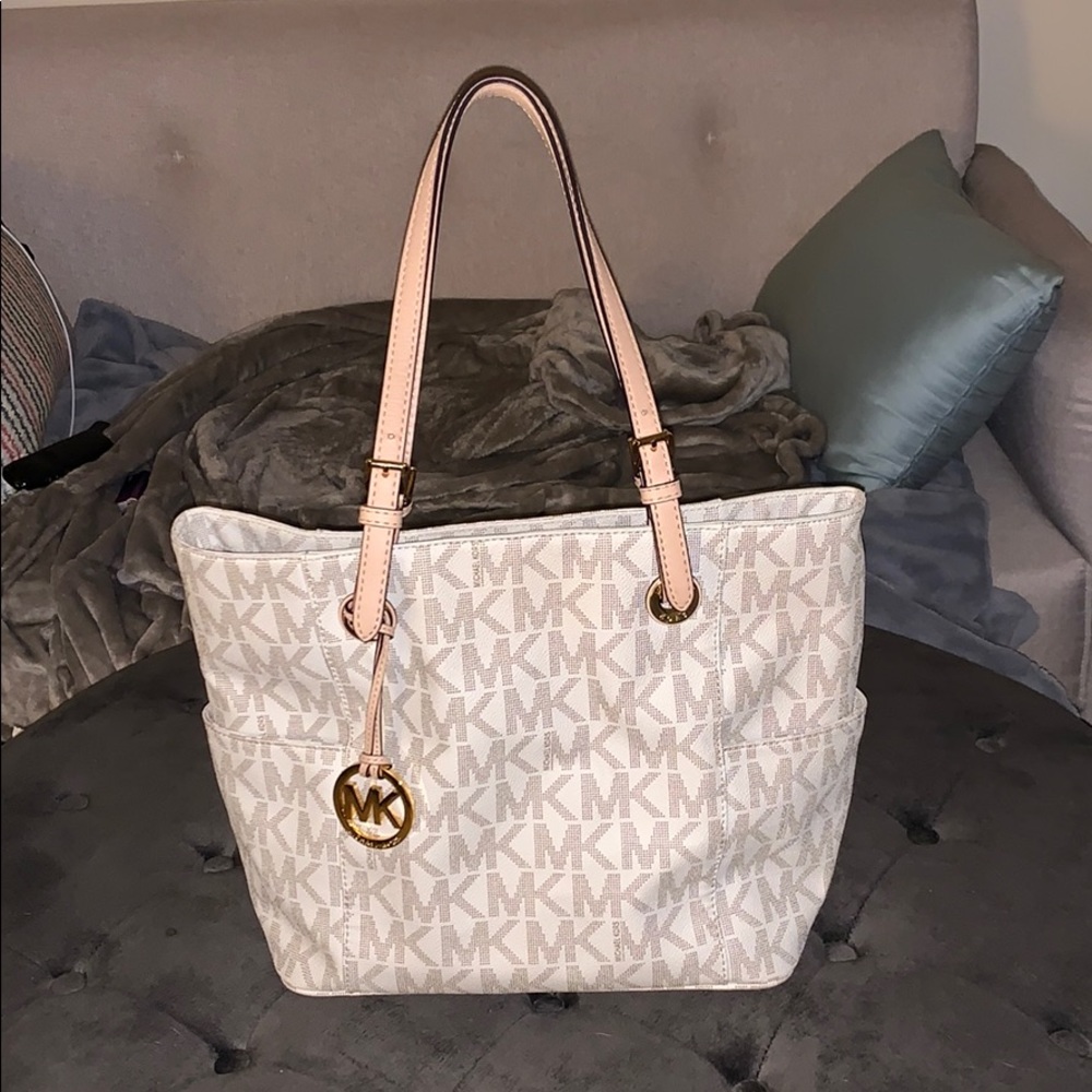 MK tote